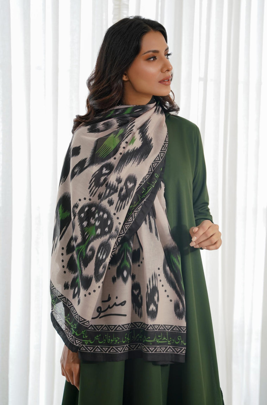 Dastoor (Traditions) Scarf - Black & Green