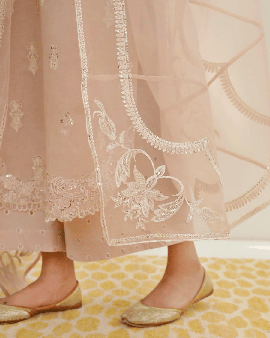 Dusty Pink – Elegant Summer Suit for Women