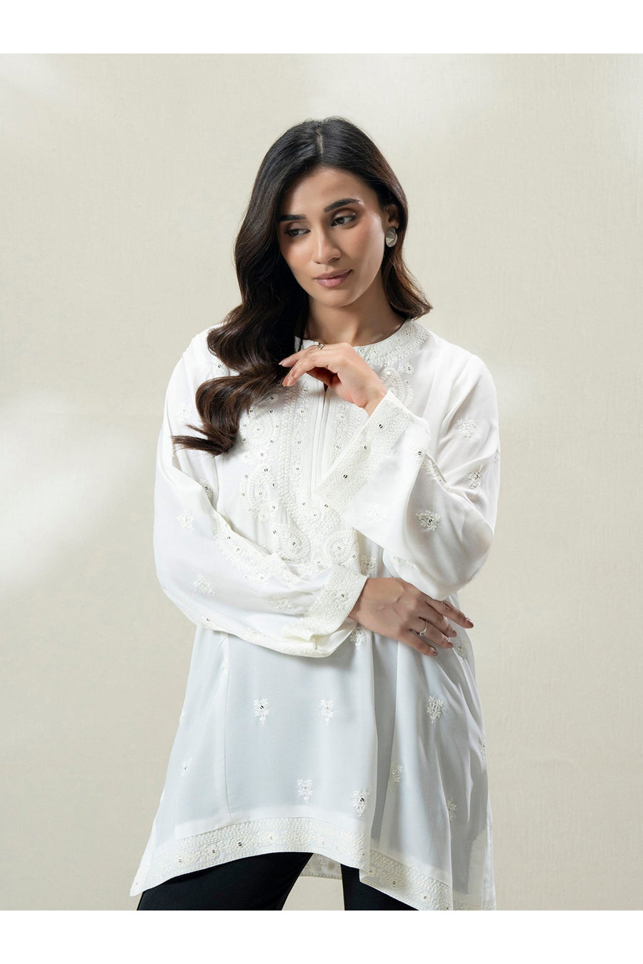 Off-White Grip Fabric 2-Piece Kurti | Cutdana & Resham Embroidery