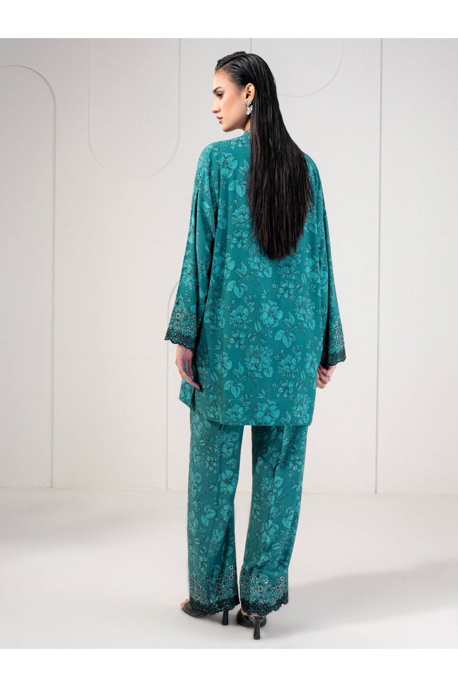 Chic Summer 2-Piece Embroidered Linen Suit