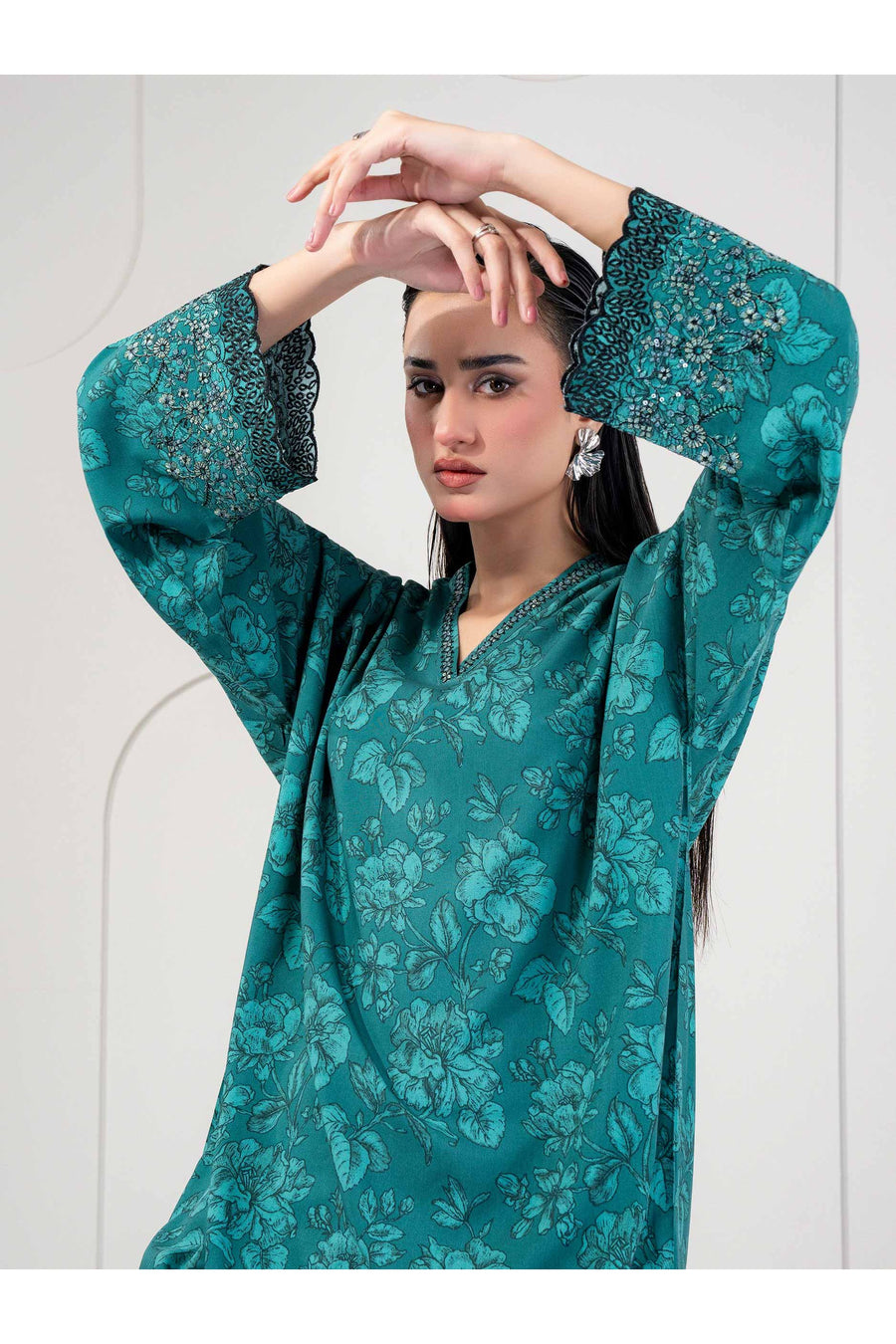 Chic Summer 2-Piece Embroidered Linen Suit