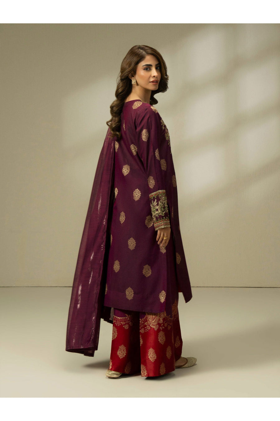 Stylish 3 Piece Jacquard Embroidered Suit