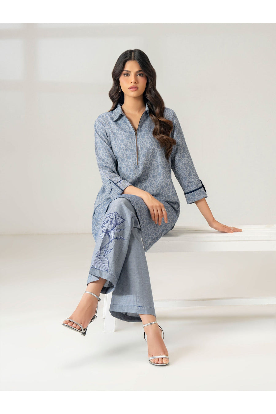 Stylish Embroidered Jacquard Suit Set