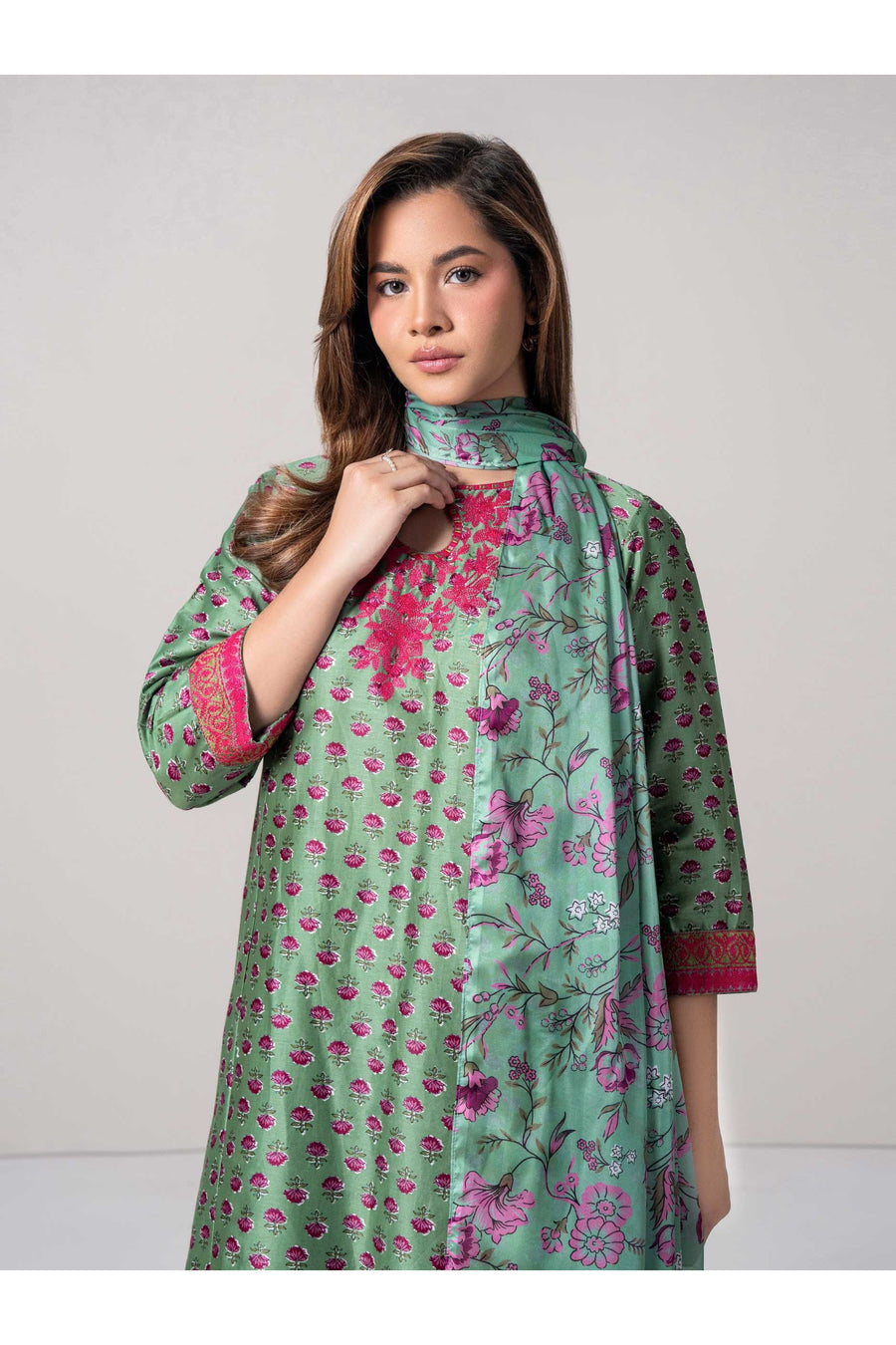 Sage Green Lawn 3-Piece Salwar Kameez | Resham Embroidery - Pehnaawaa