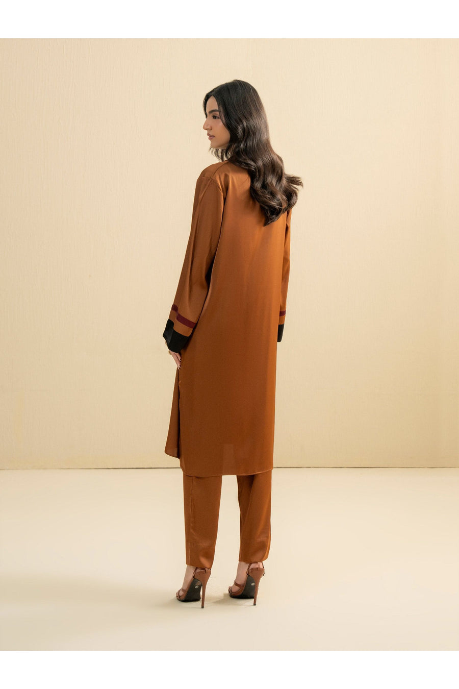 Silk Two-Piece Suit for Casual Elegance