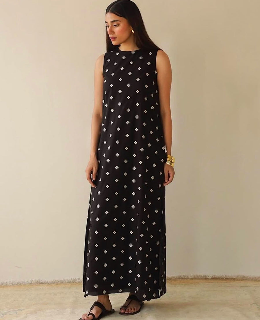 Black Noir – Elegant Embroidered Suit for Women