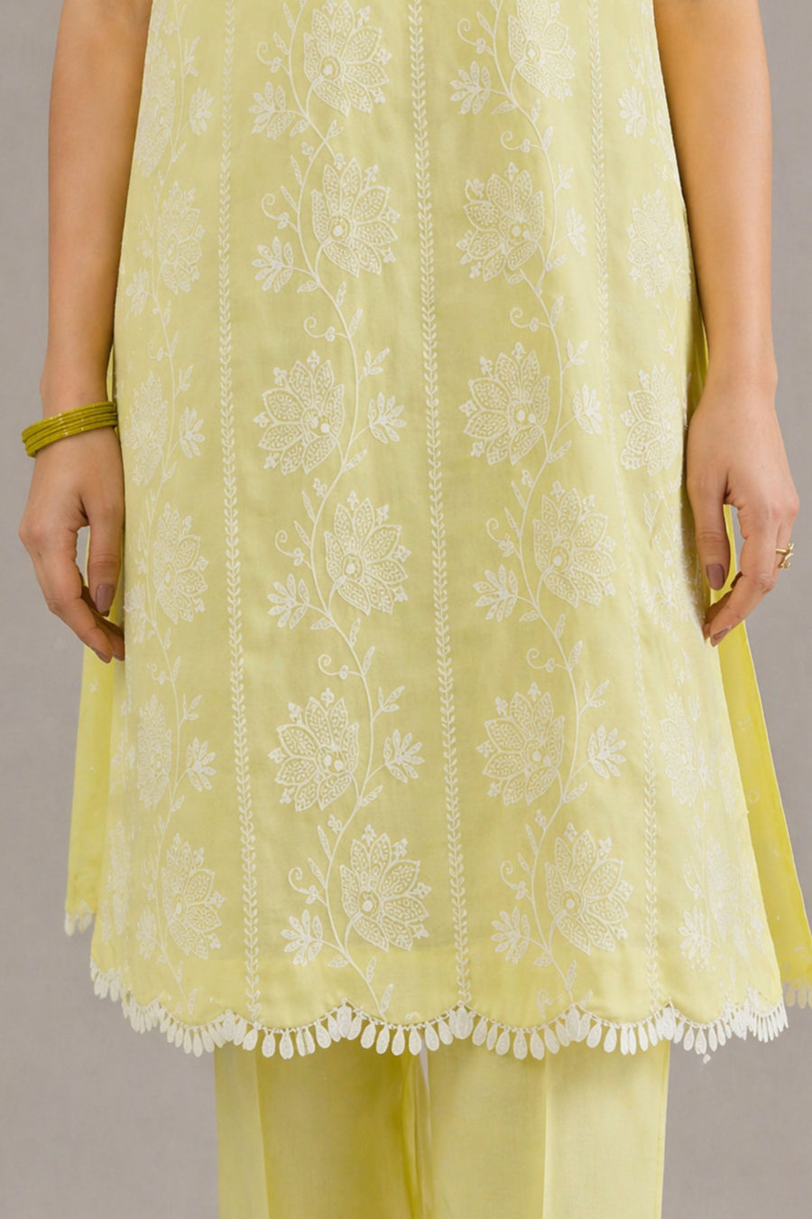 LAWN | EMBROIDERED - Pehnaawaa