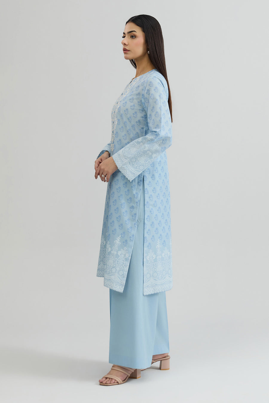 LAWN | EMBROIDERED - Pehnaawaa