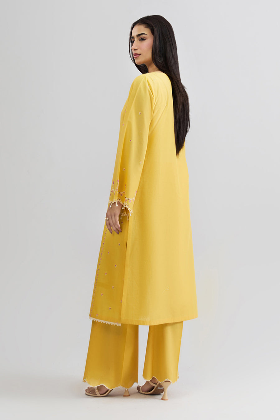 LAWN | EMBROIDERED - Pehnaawaa