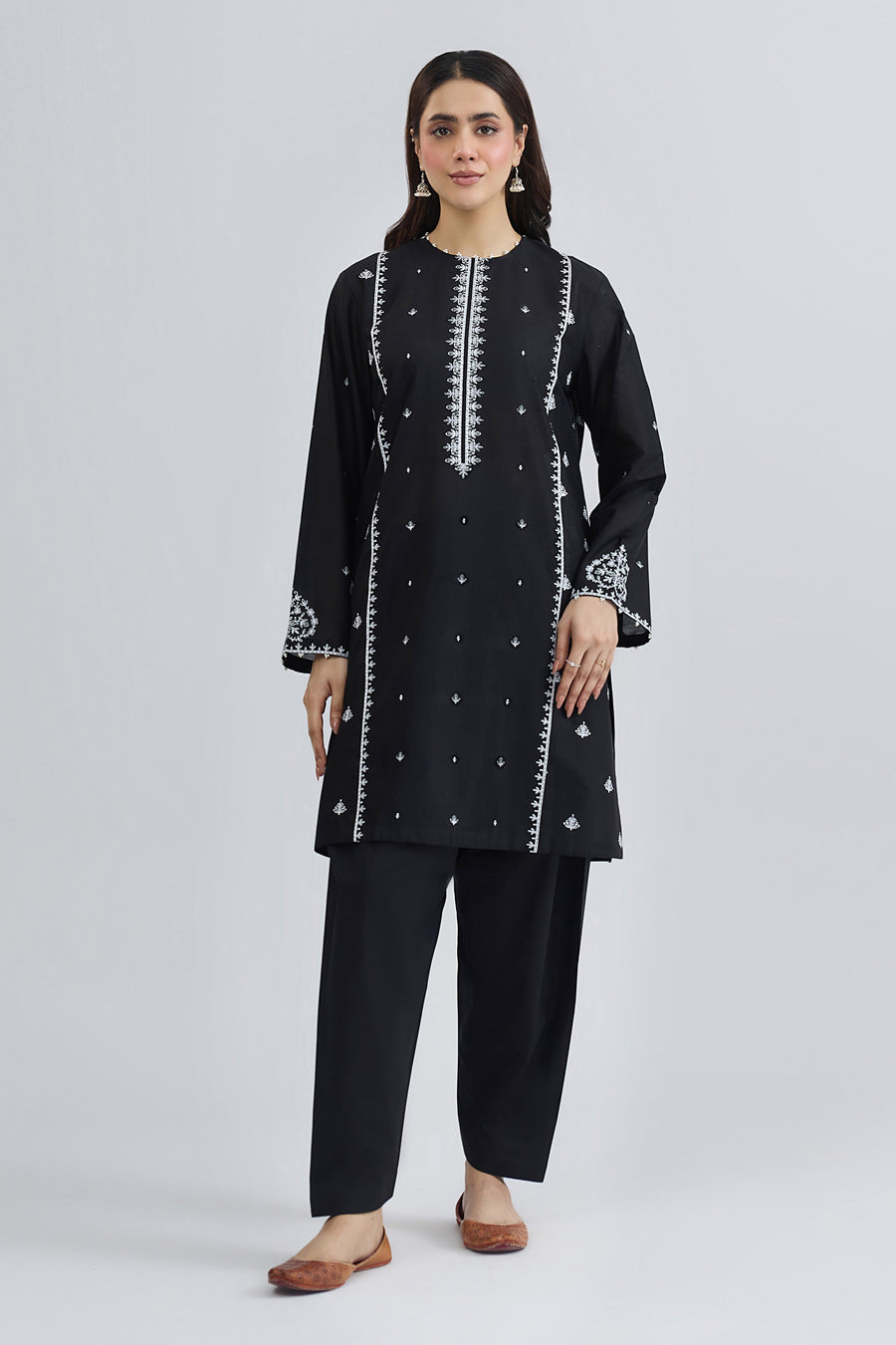 LAWN | EMBROIDERED - Pehnaawaa
