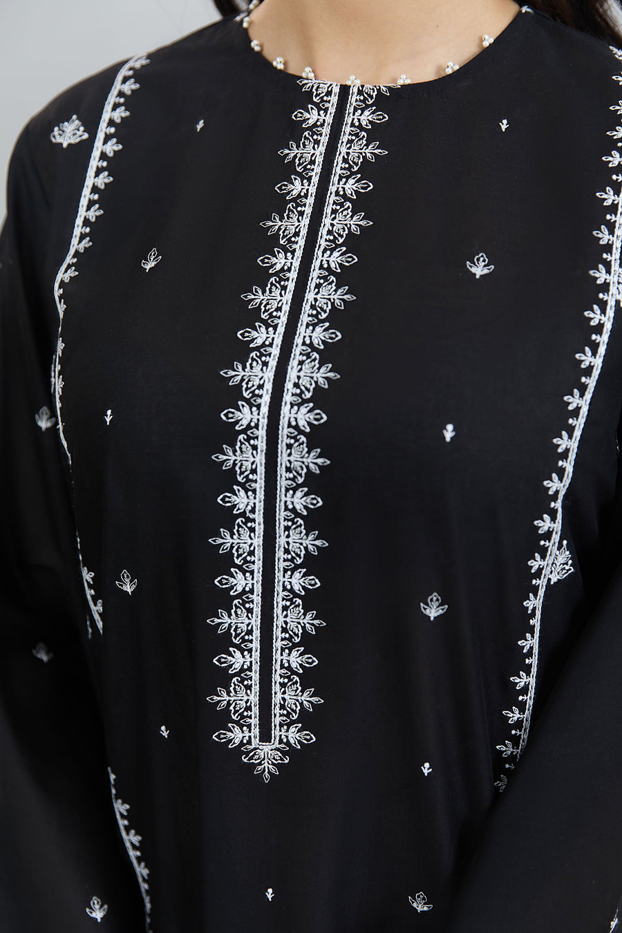 LAWN | EMBROIDERED - Pehnaawaa