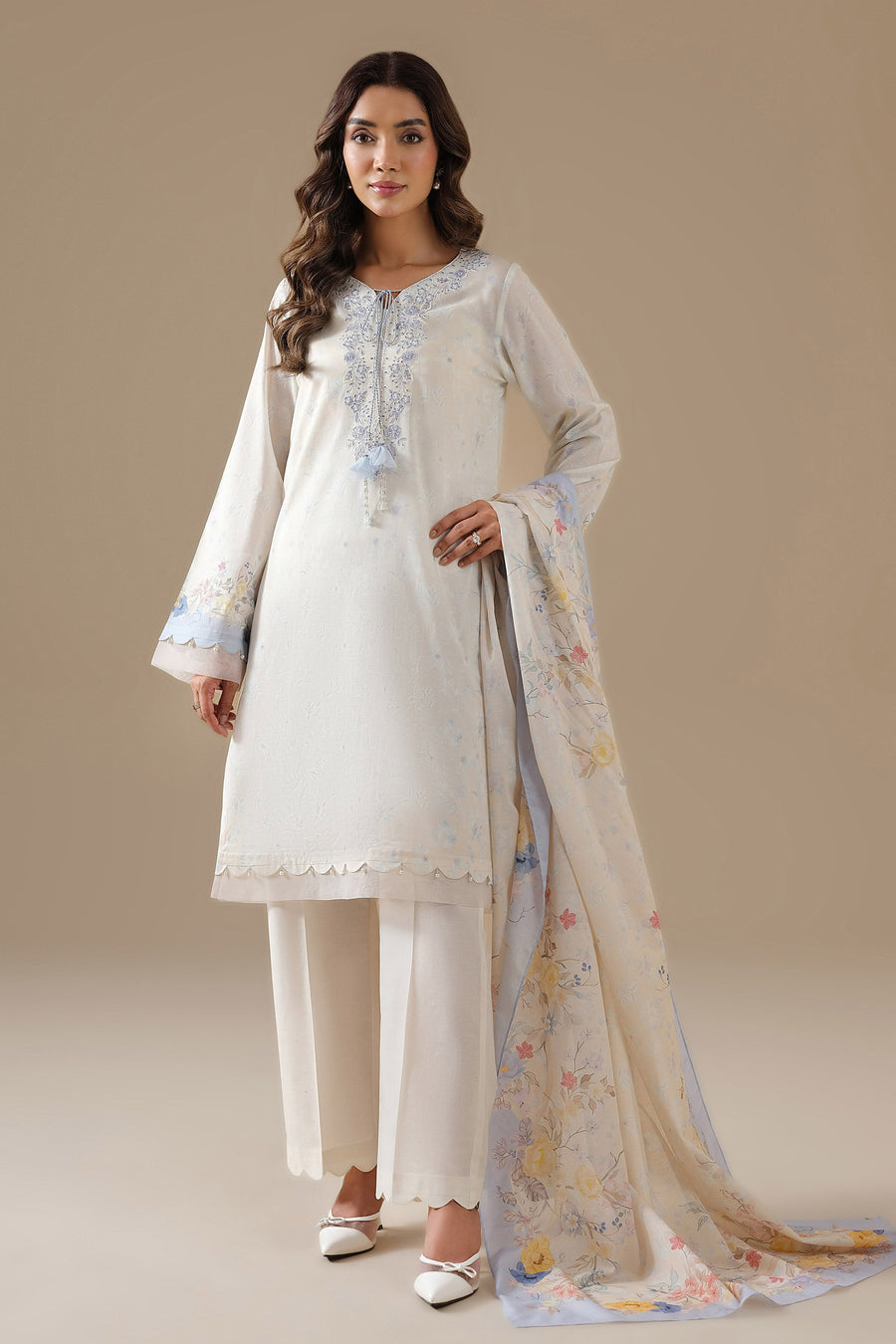 LAWN | EMBROIDERED - Pehnaawaa