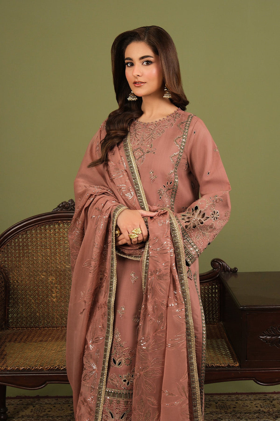 Delicate embroidery on sheer dupatta with decorative border