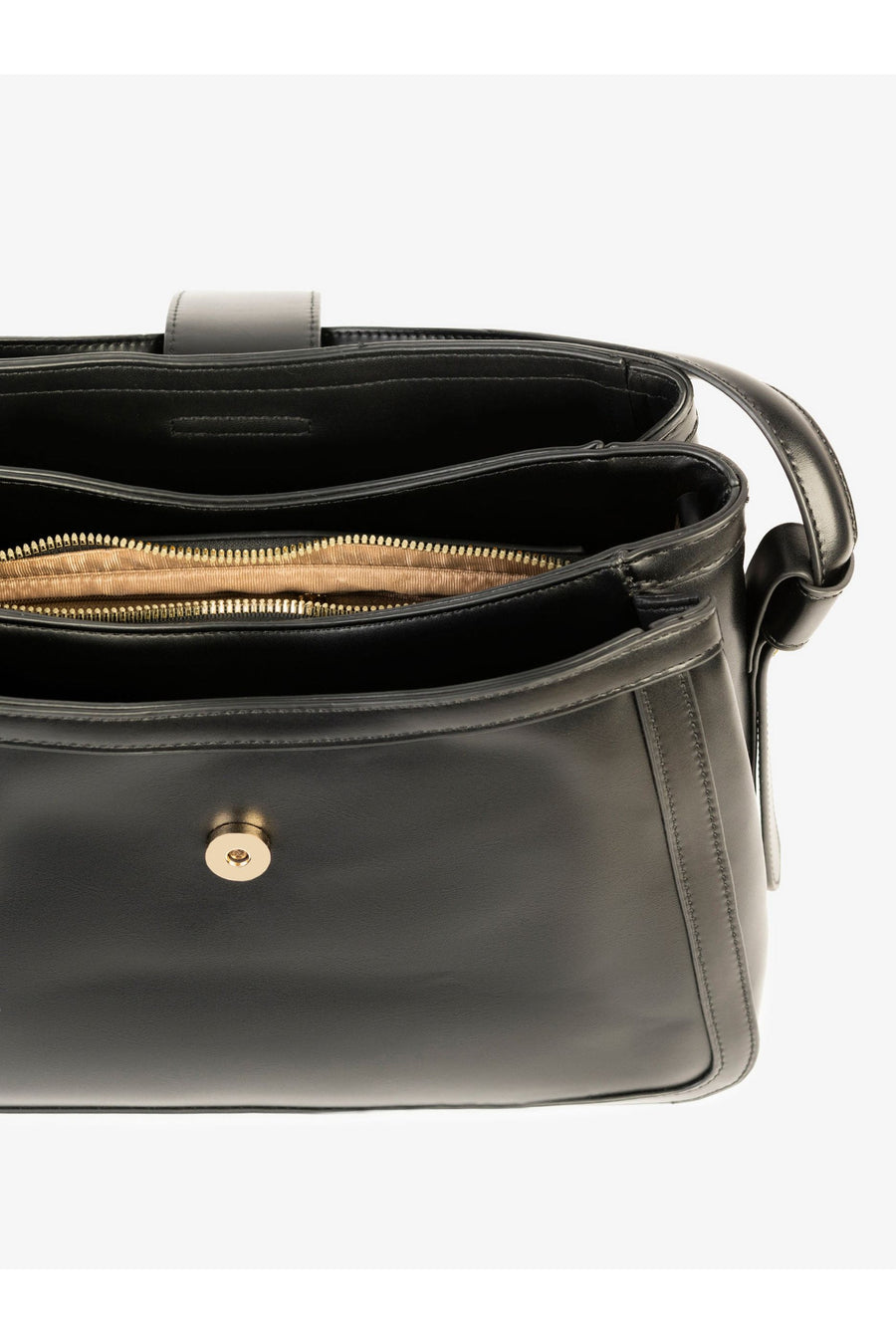 Elegant All Season Handbag For Everyday Use With Timeless Style