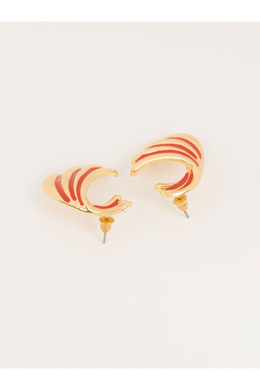 All Season Wave Stud Earrings in Silver