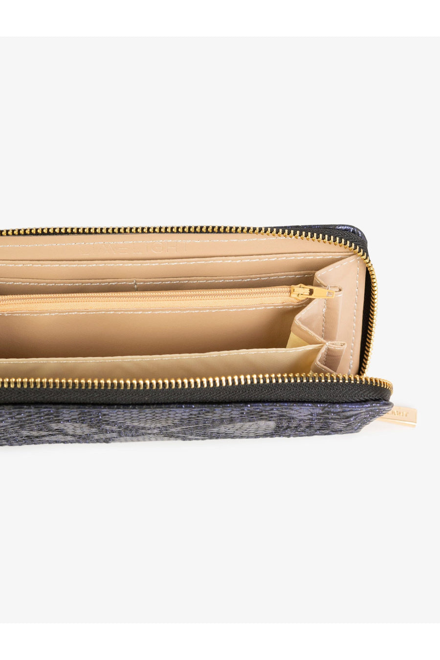 Elegant Textured Wallet for Everyday Style and Use