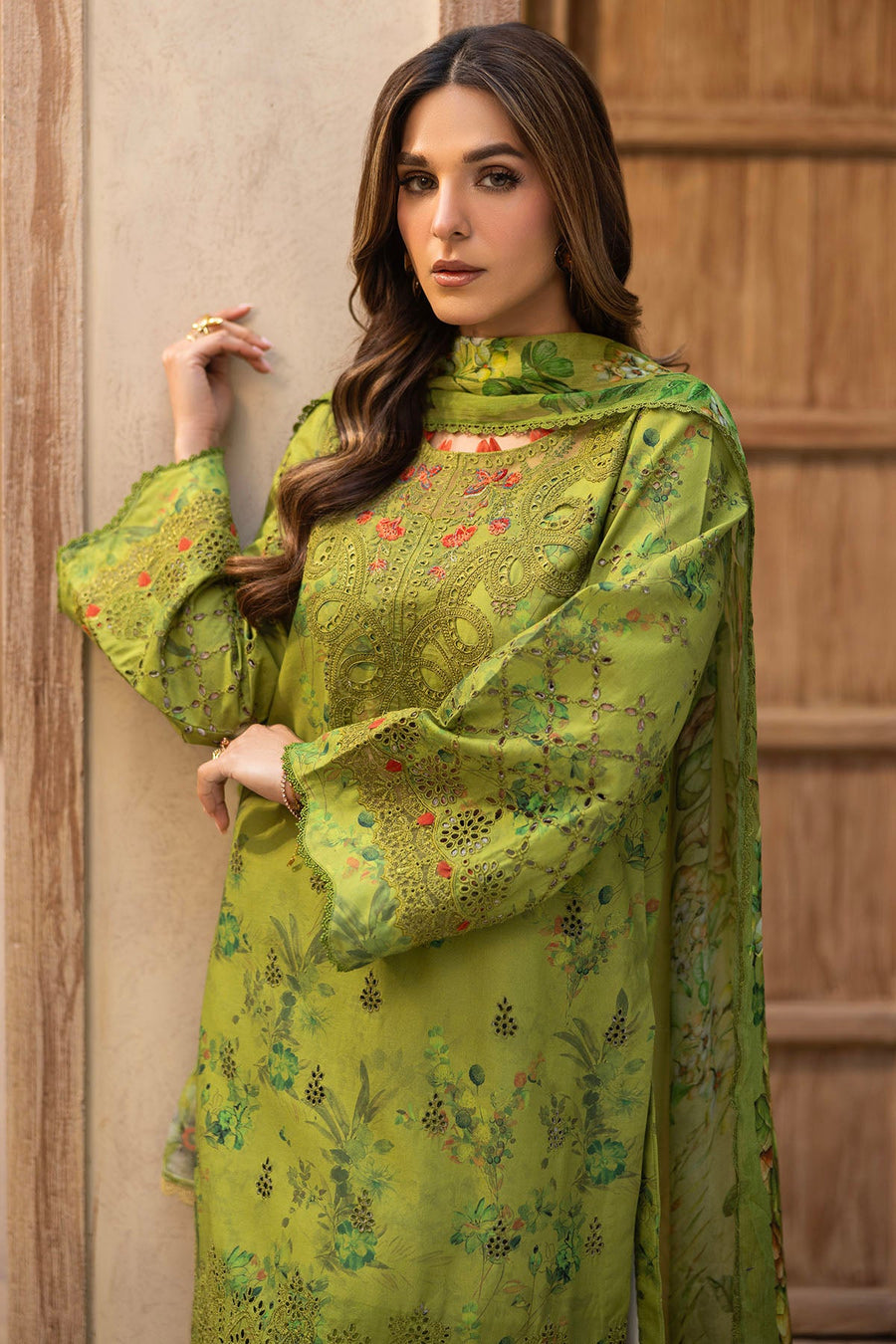 5737-GLAMORAIS EMBROIDERED LAWN STITCHED