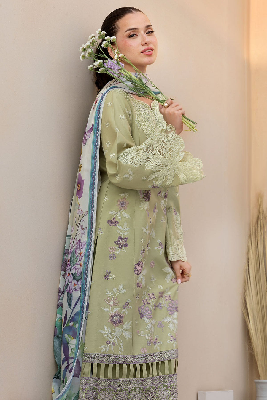 6064-ALEXANDRIN EMBROIDERED LAWN STITCHED