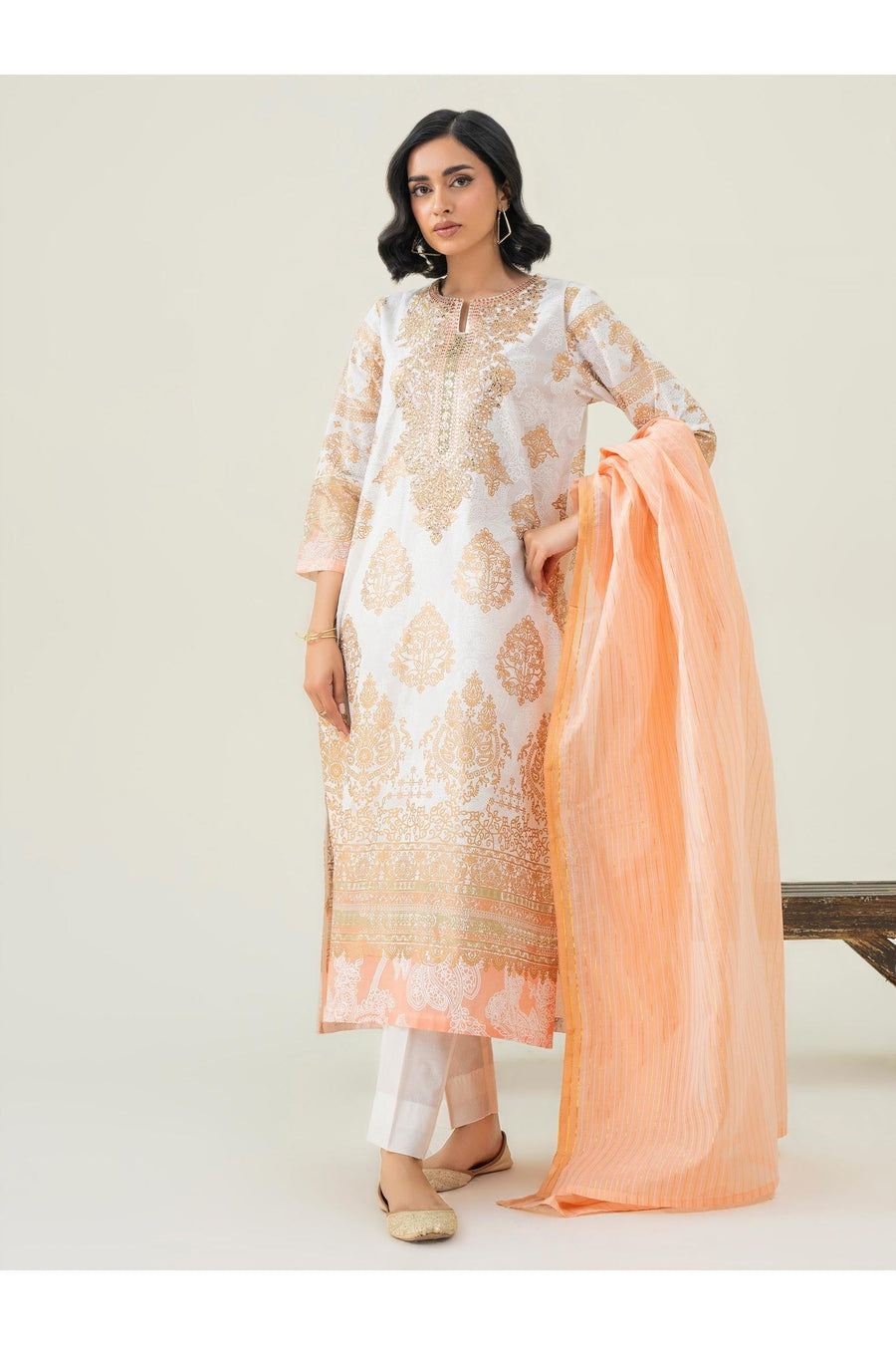 Embroidered 2 Piece Lawn Suit for Summer Fun