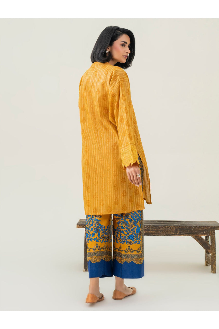 Embroidered 2 Piece Lawn Suit for Comfort