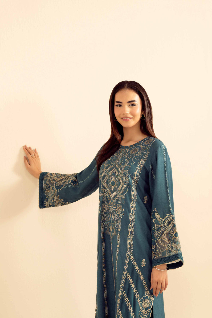 Stylish 2 Piece Embroidered Suit for Effortless Chic Looks