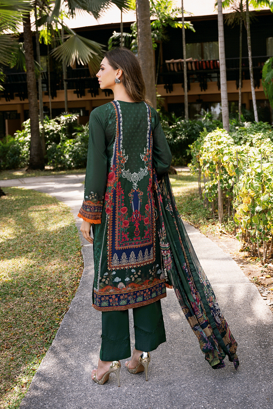 Emerald Heritage Embroidered Lawn 3-Piece Suit with Printed Chiffon Dupatta - Pehnaawaa
