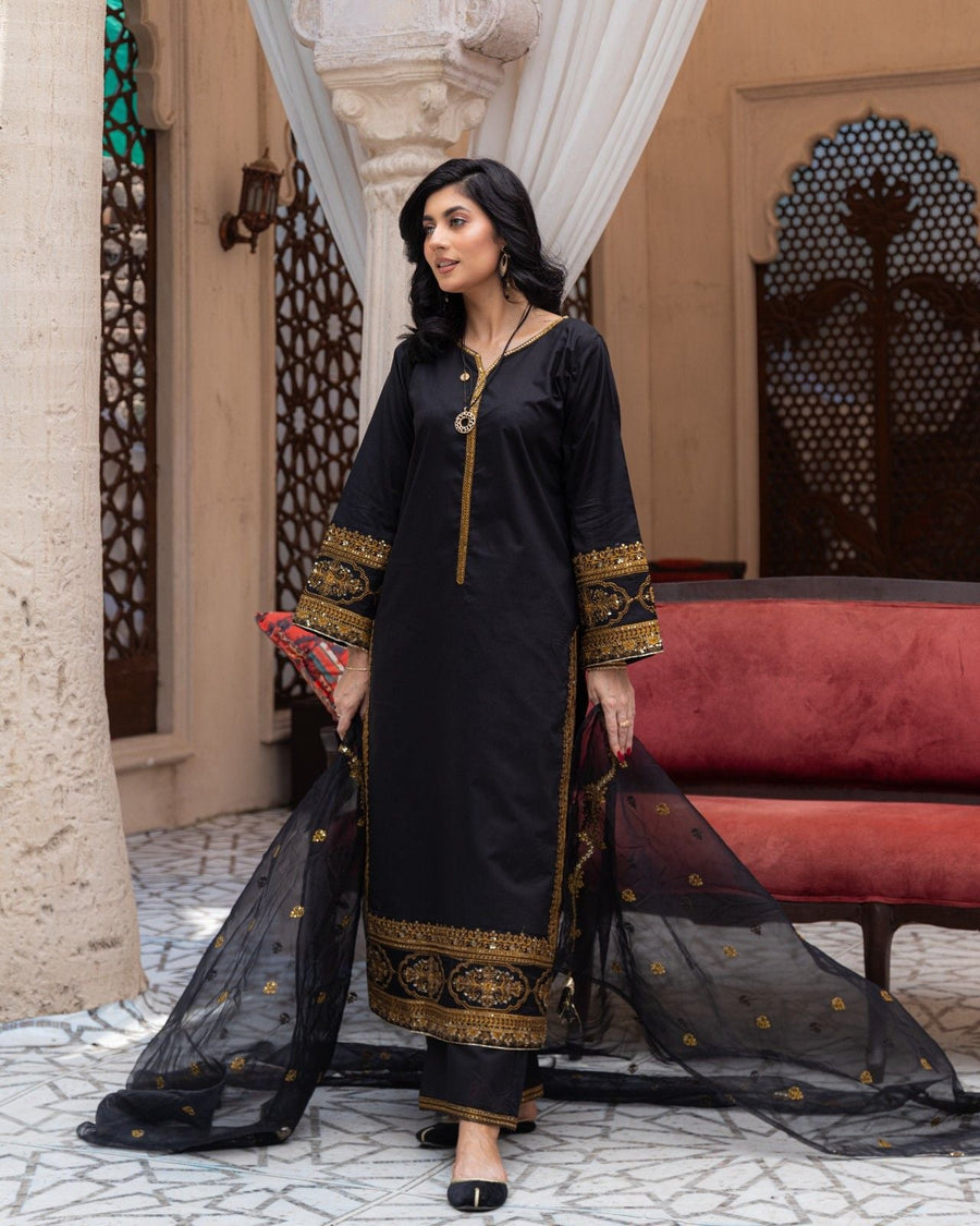Royal Black Attire – Classic 3-Piece Suit for Women