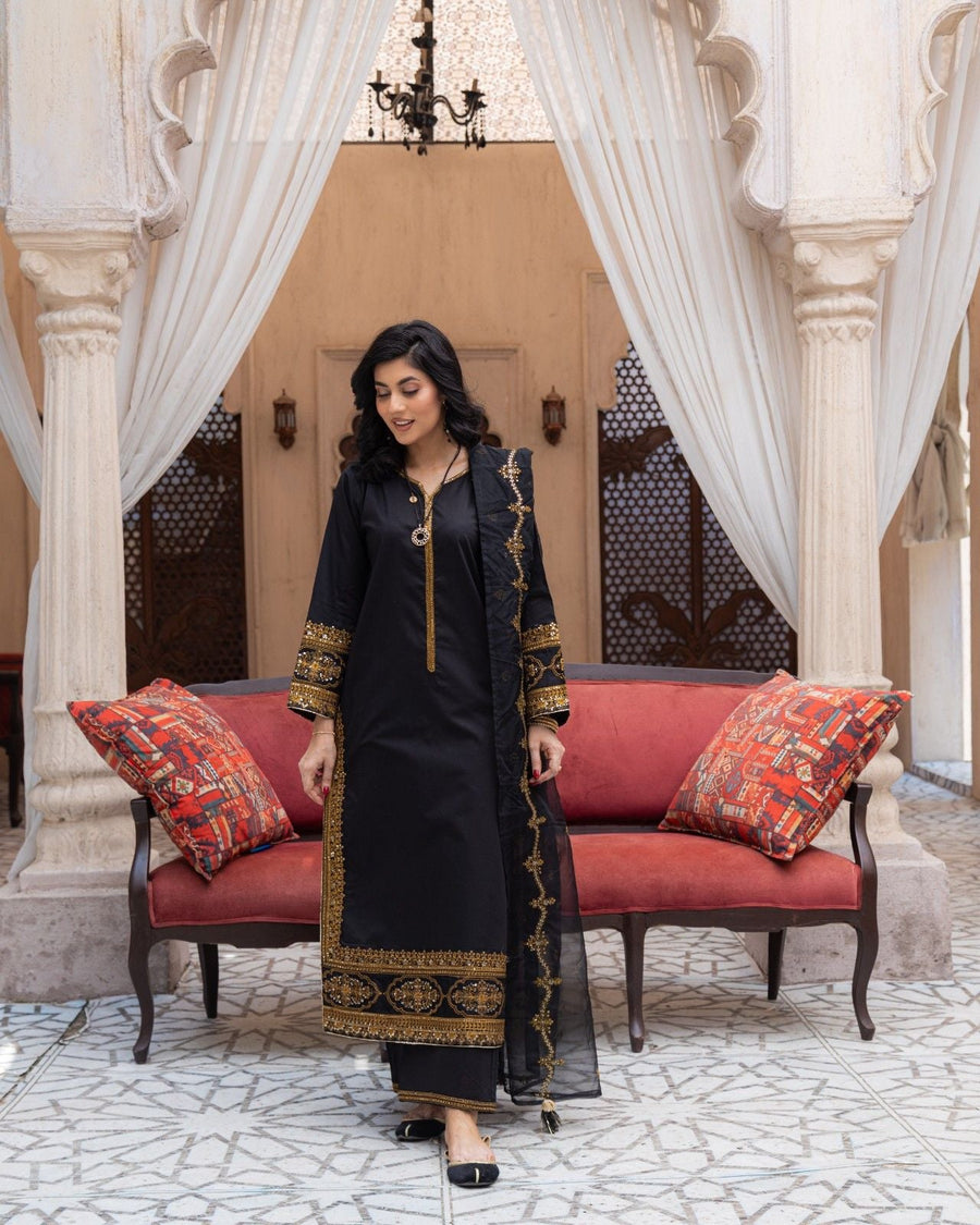 Royal Black Attire – Classic 3-Piece Suit for Women
