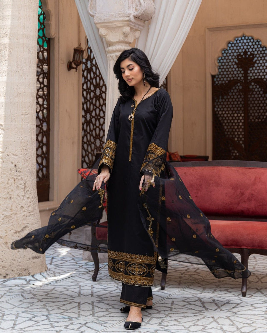 Royal Black Attire – Classic 3-Piece Suit for Women