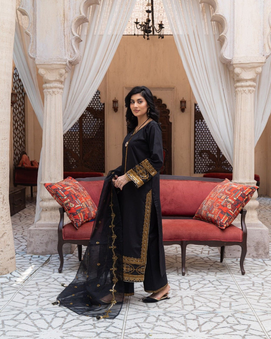 Royal Black Attire – Classic 3-Piece Suit for Women