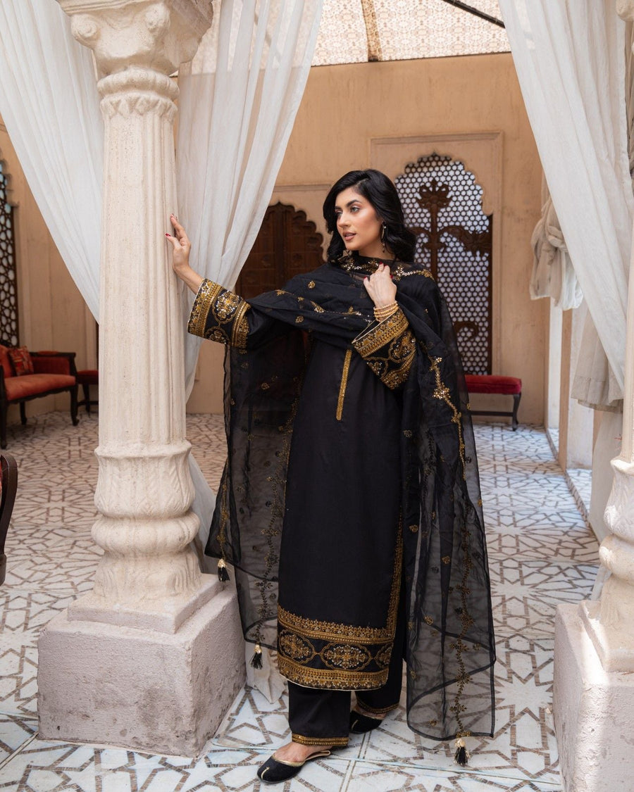Royal Black Attire – Classic 3-Piece Suit for Women