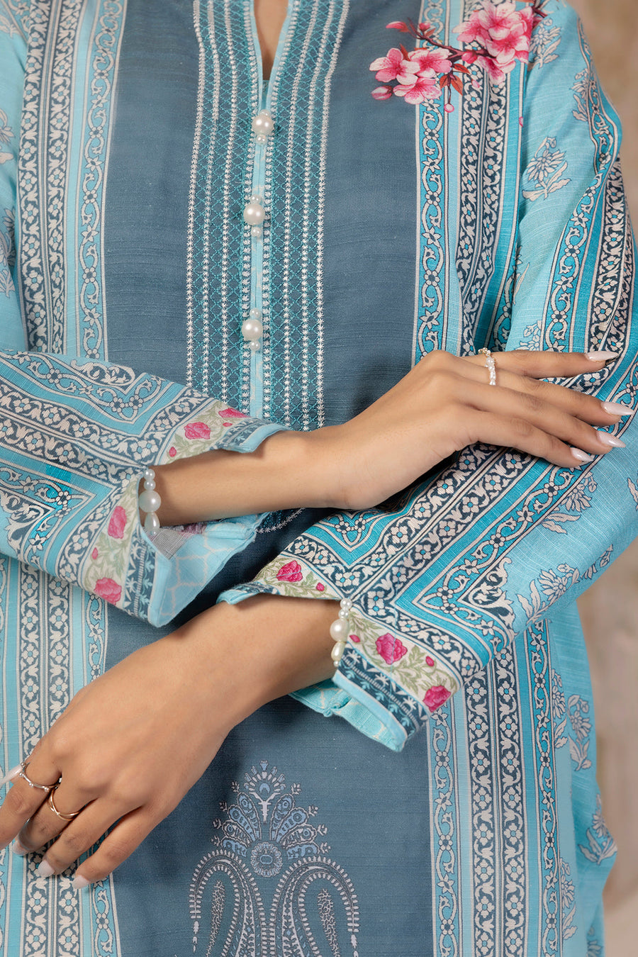 Khaddar Heritage Handwoven Embroidered Kurta
