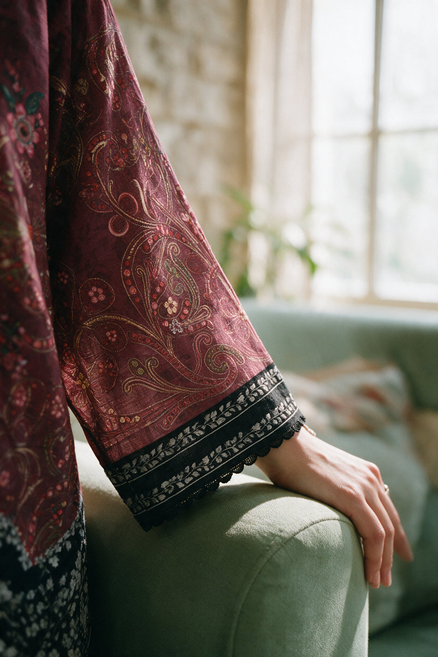 Maroon Floral & Paisley Printed Textured Khaddar Kurta | WPWQ111107