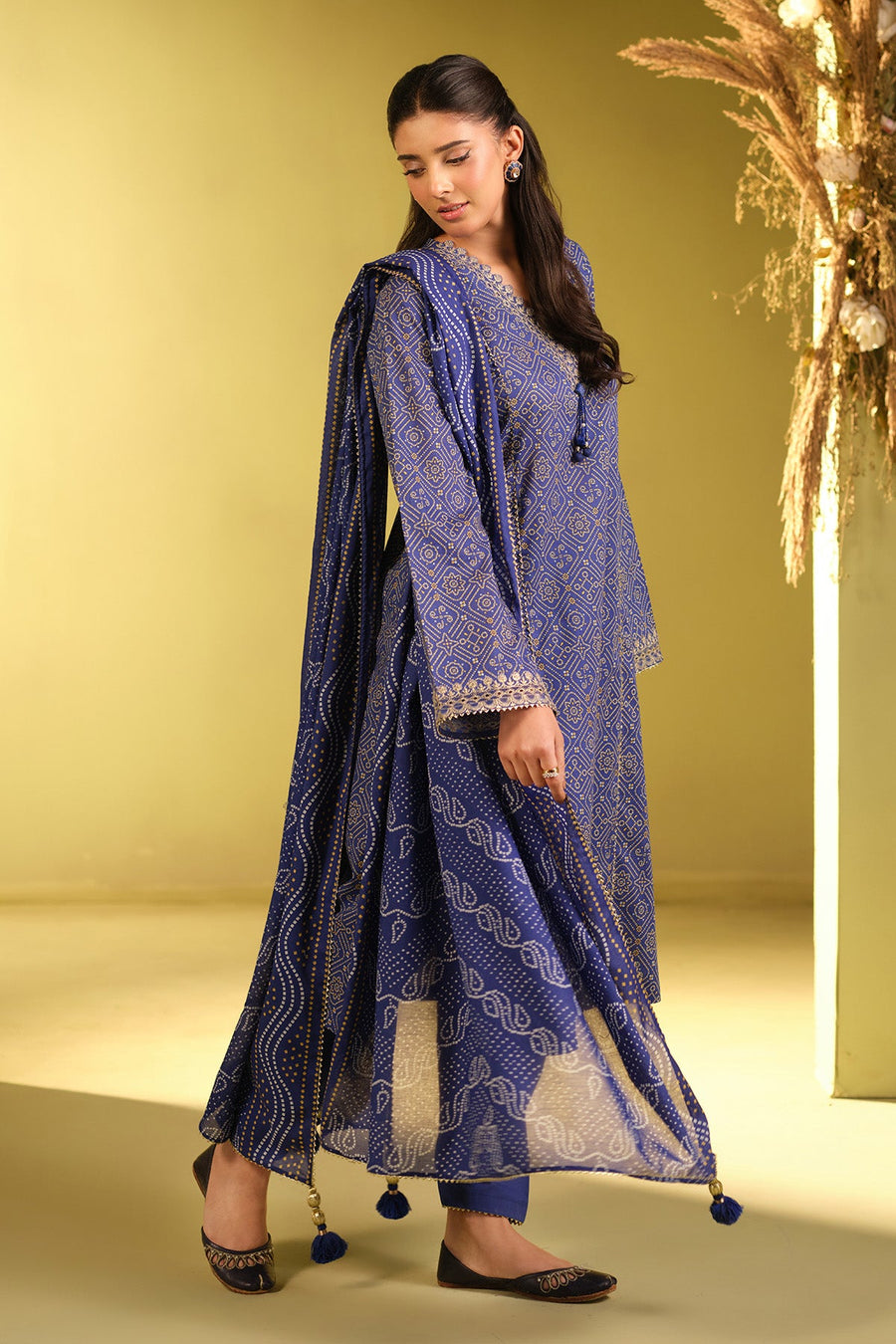 LAWN | EMBROIDERED - Pehnaawaa