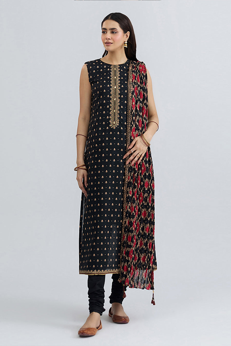 LAWN | EMBROIDERED - Pehnaawaa