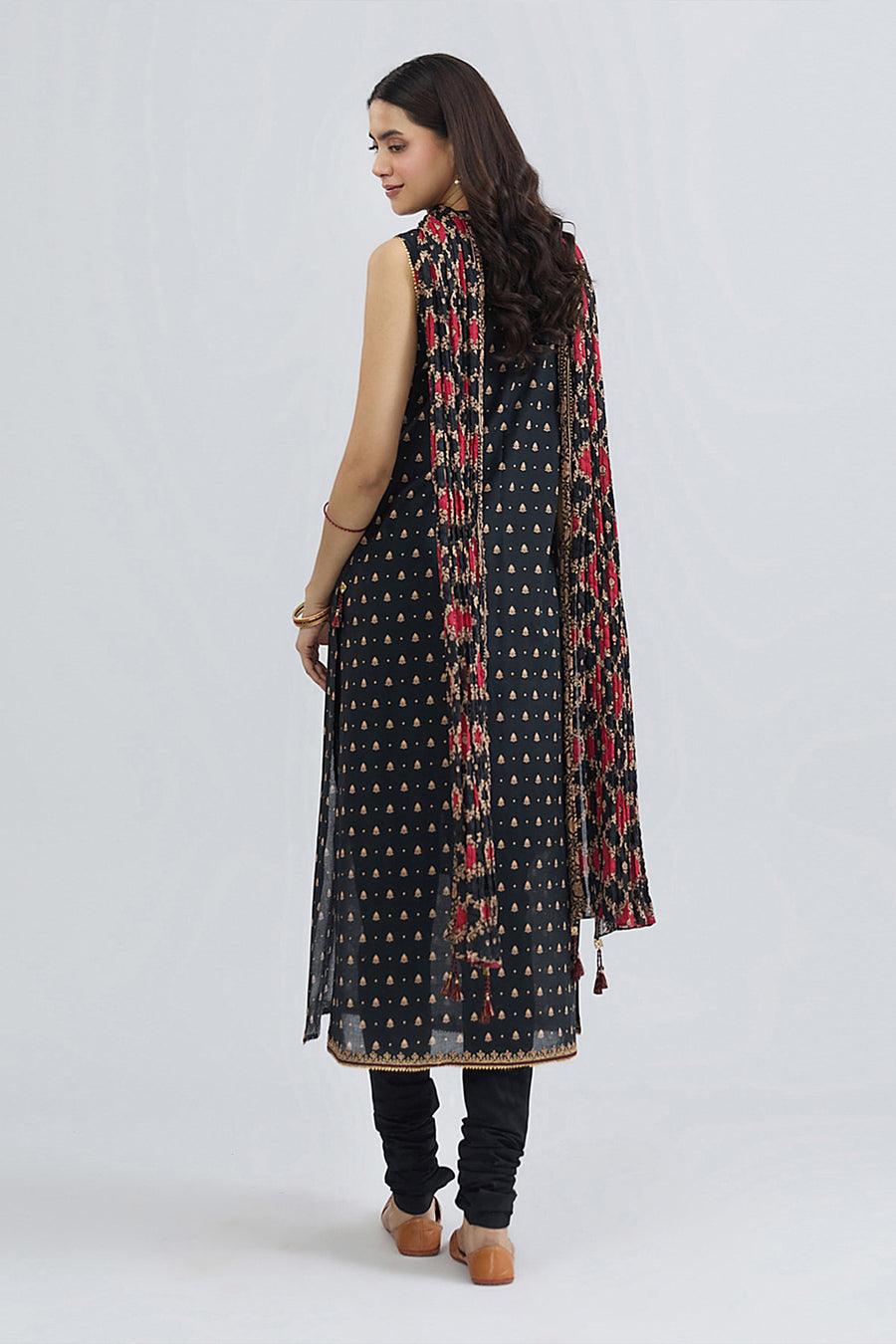 LAWN | EMBROIDERED - Pehnaawaa