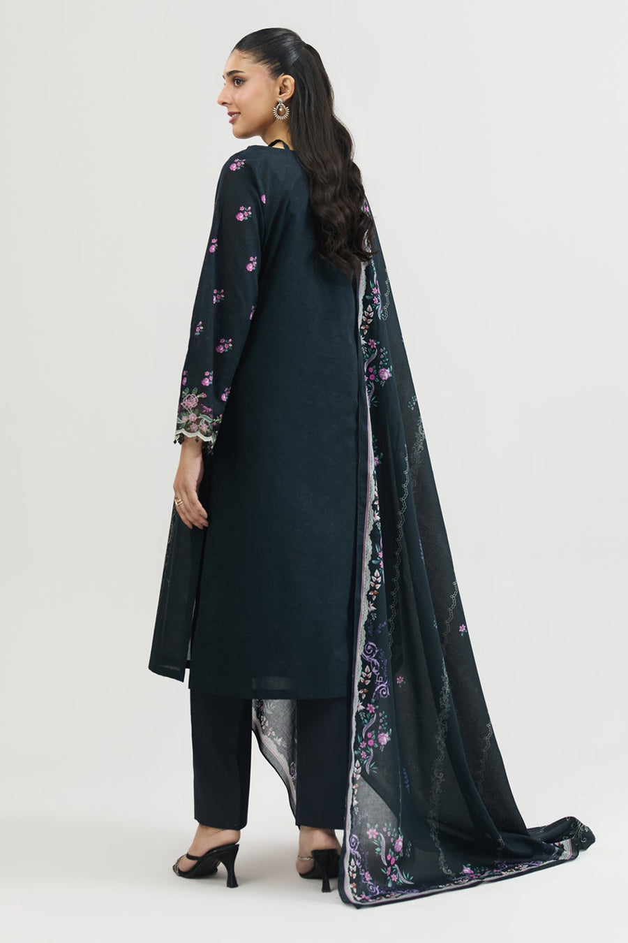LAWN | EMBROIDERED - Pehnaawaa