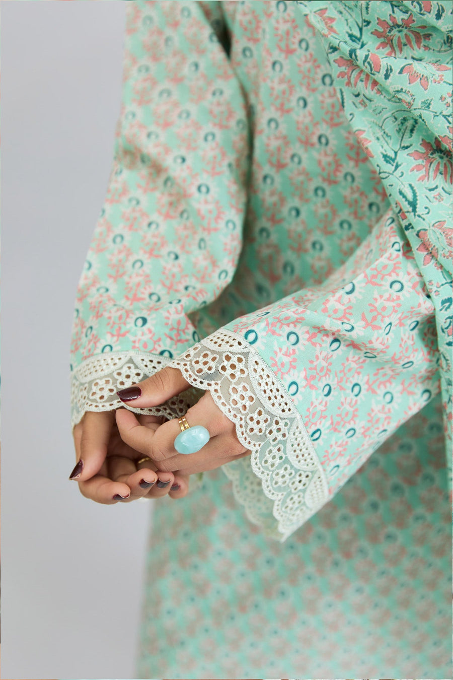 LAWN | EMBROIDERED - Pehnaawaa