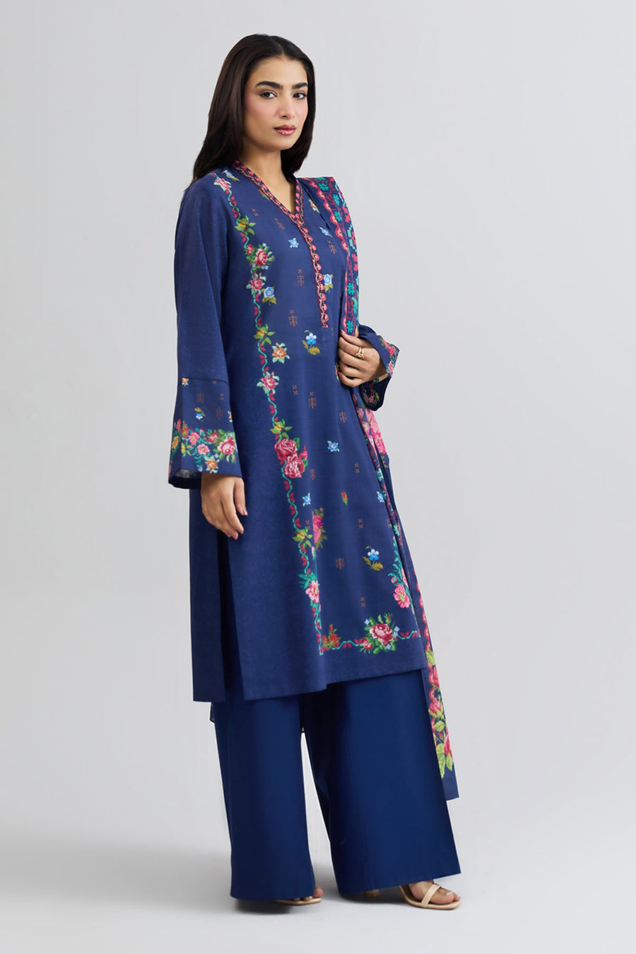 LAWN | EMBROIDERED - Pehnaawaa