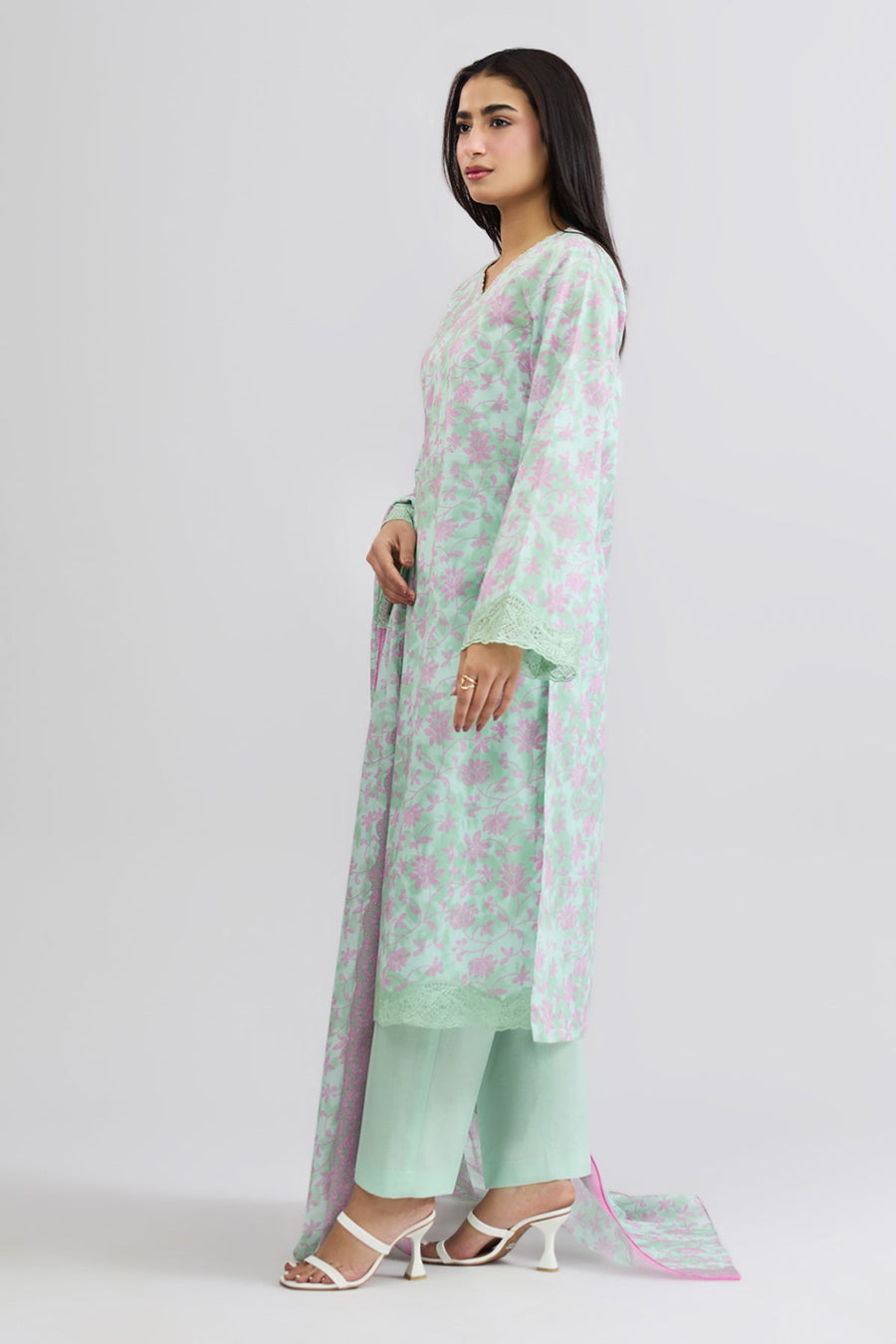 LAWN | EMBROIDERED - Pehnaawaa