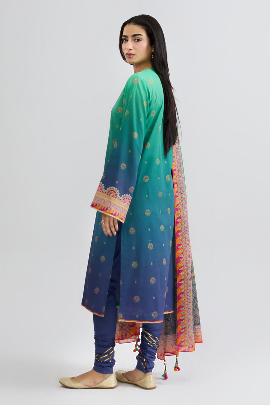 LAWN | EMBROIDERED - Pehnaawaa