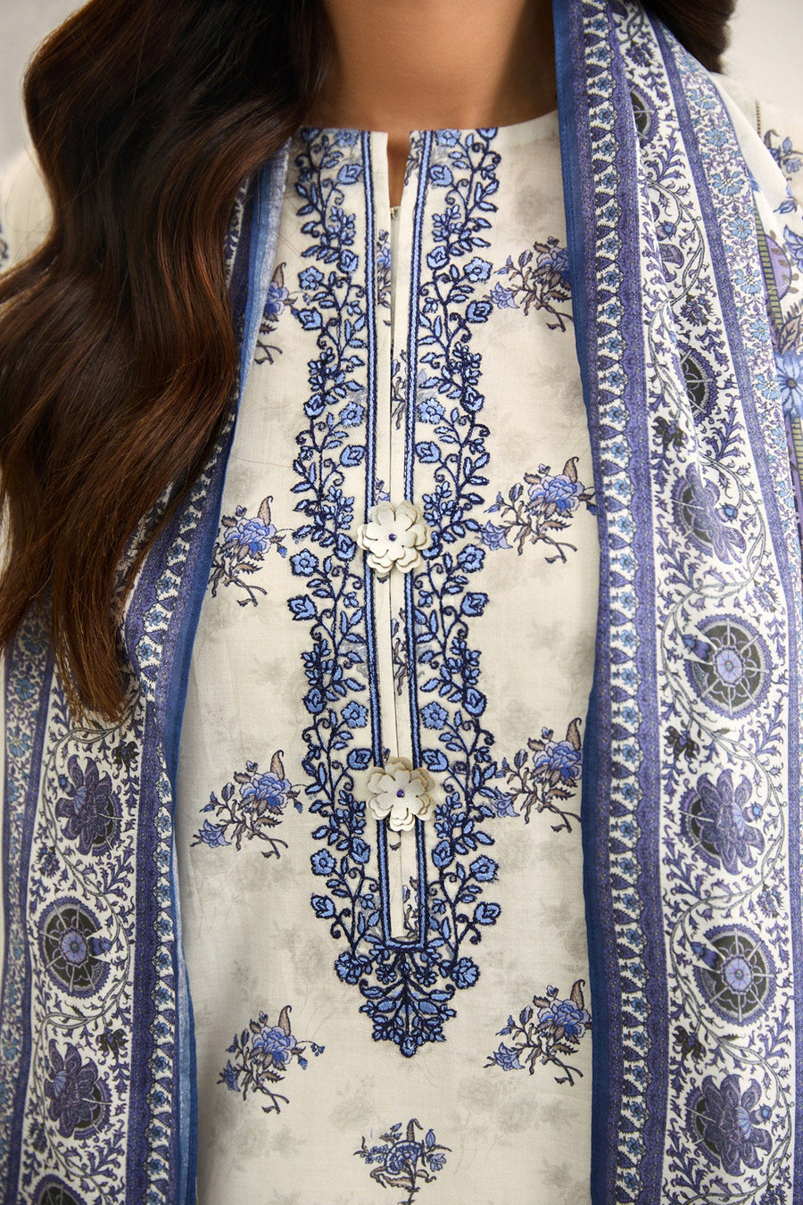 LAWN | EMBROIDERED - Pehnaawaa