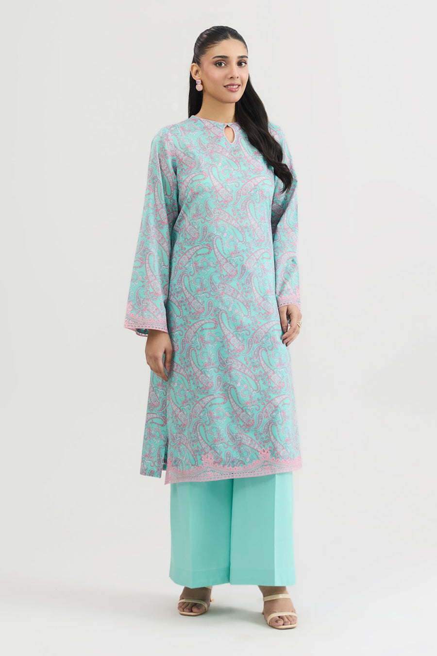 LAWN | EMBROIDERED - Pehnaawaa
