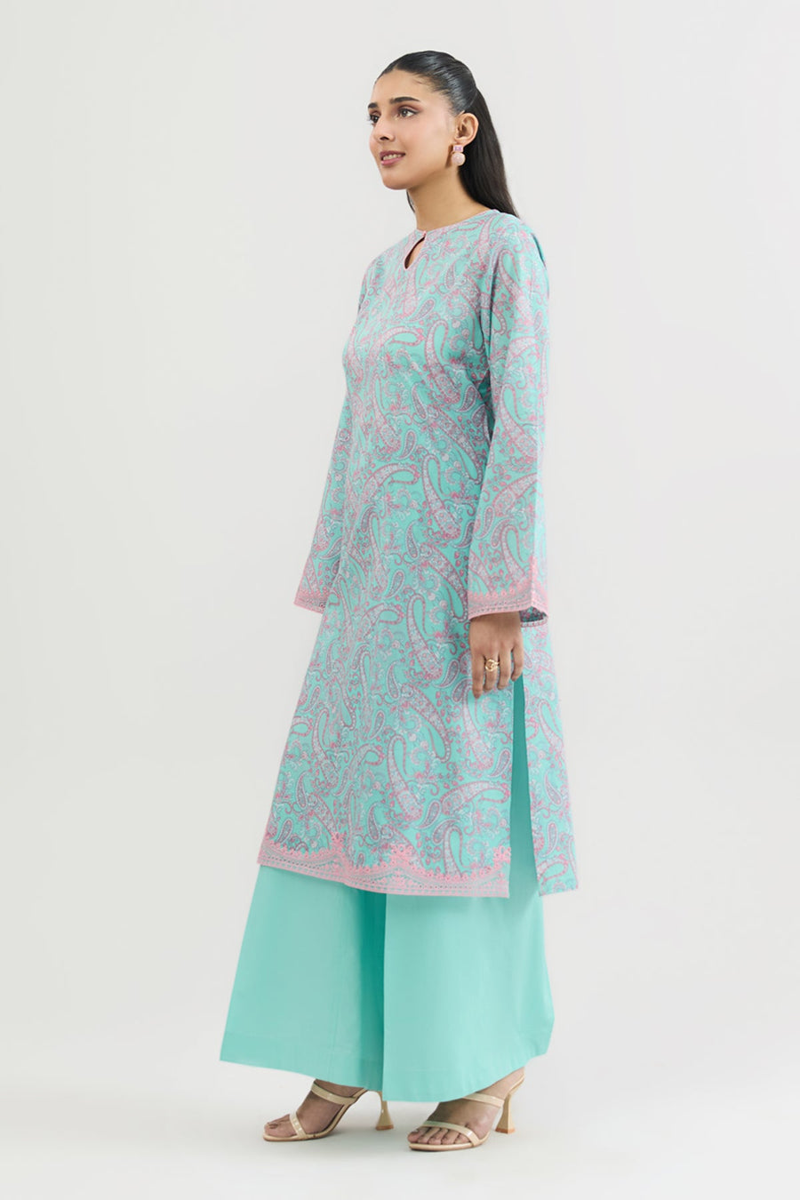 LAWN | EMBROIDERED - Pehnaawaa