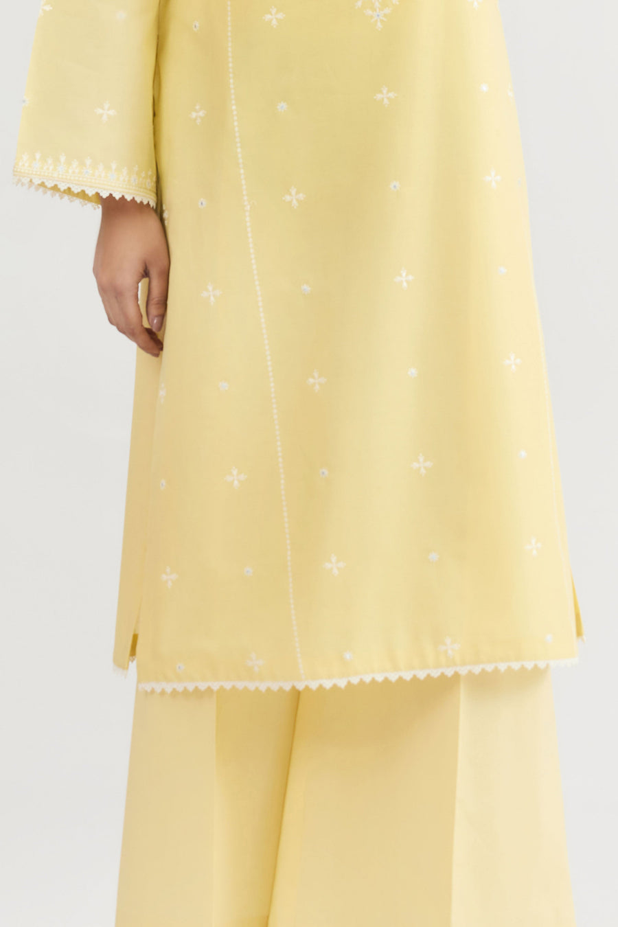 LAWN | EMBROIDERED - Pehnaawaa