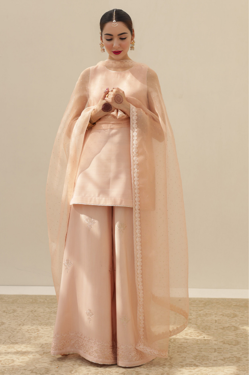 Peach Dust – Elegant Summer Suit for Women