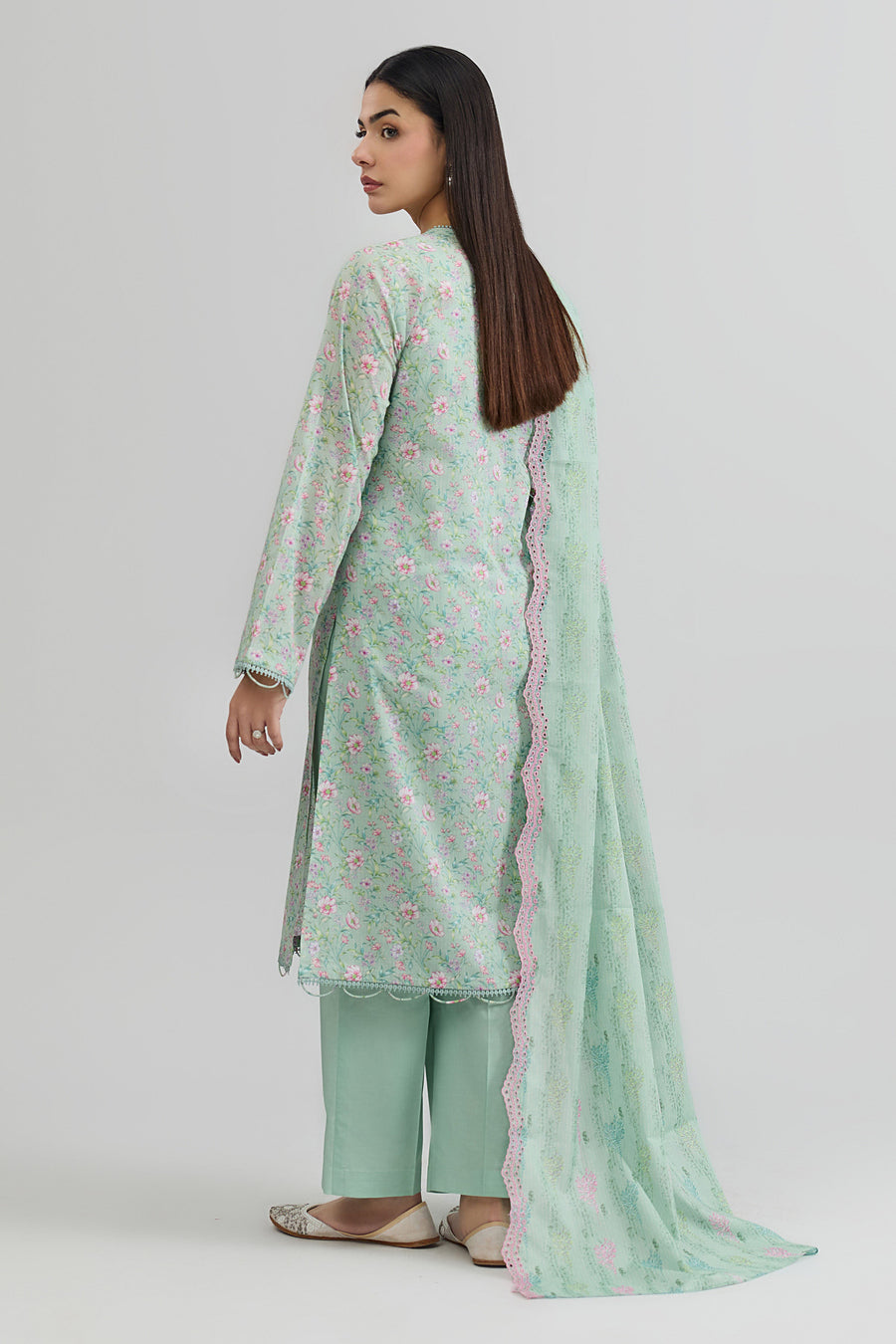 LAWN | EMBROIDERED - Pehnaawaa