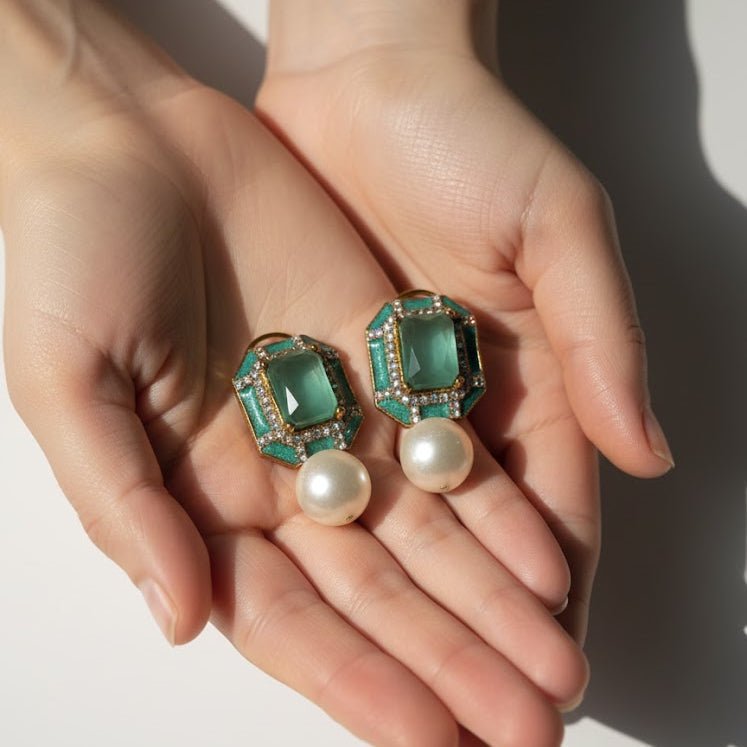 Sadaf Glow Studs - Pehnaawaa