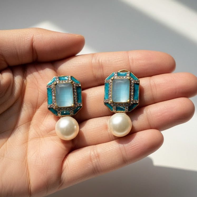 Sadaf Glow Studs - Pehnaawaa