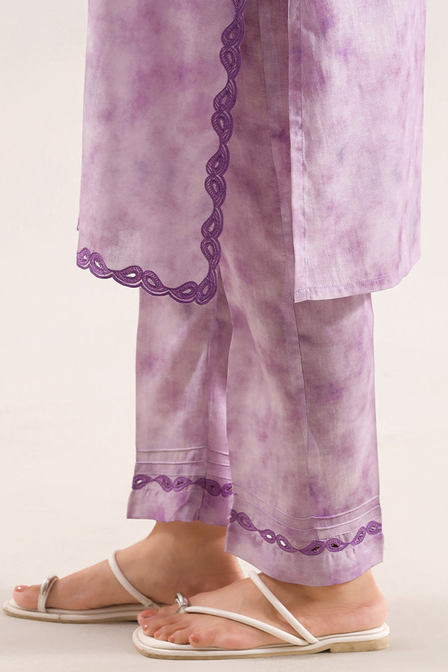 Printed Lawn Embroidered | Stitched 2803 122803 - Pehnaawaa